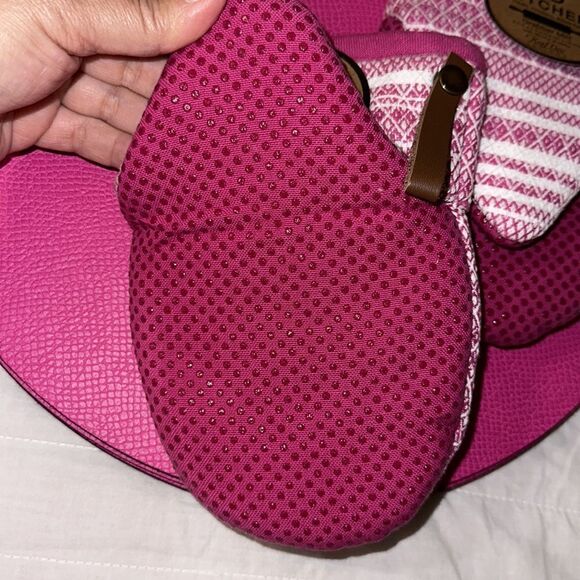 Set of Snakeskin Round Pebbled Faux Leather Vinyl Placemats, Table Runner ++++ - Picture 10 of 17